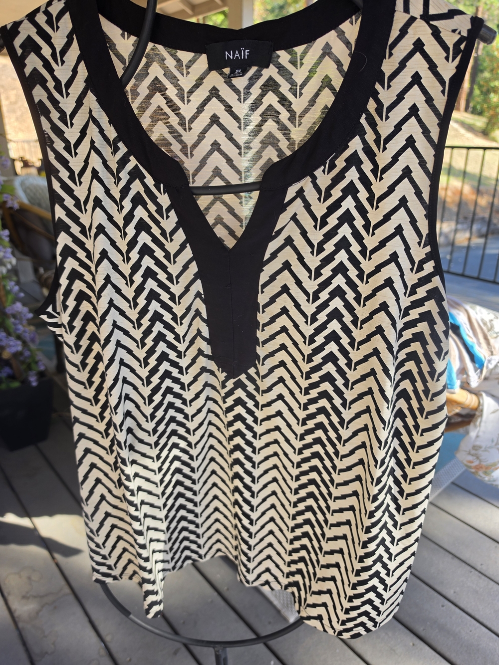Black and White Sleeveless V-Neck Tank Top